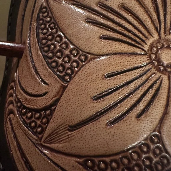 🦋 NWT Leather Hand tooled Hair Accessory - Picture 6 of 6